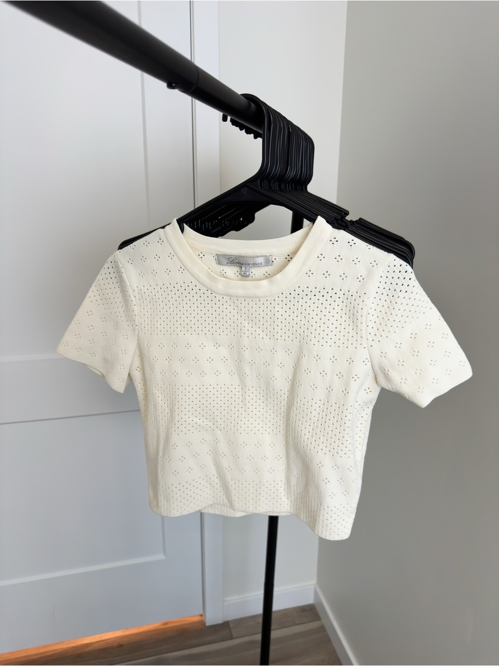 Lovers + Friends Cream Short-Sleeve Crop Top